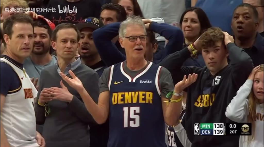 導火索？回顧此前掘金對陣森林狼，威少送出三分犯規(guī)后的眾生相！