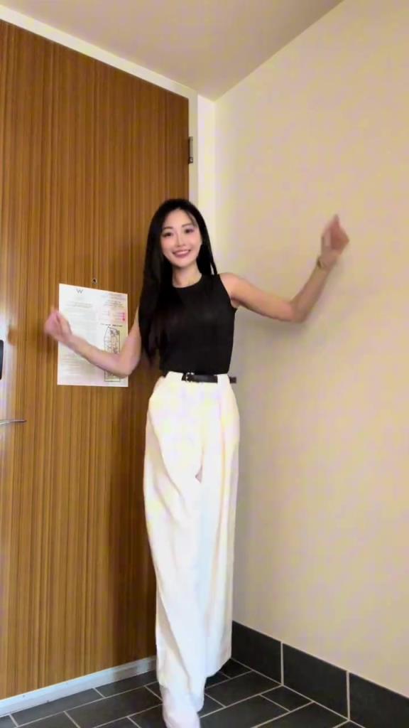 孟超曬自拍：常規(guī)賽正式收官啦，咱們季后賽見啦！