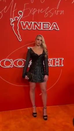 海莉選秀夜紅毯秀，人氣和顏值在這屆都是數(shù)一數(shù)二